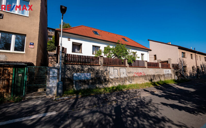 Prodej pozemku 758 m², Praha 8 – Kobylisy