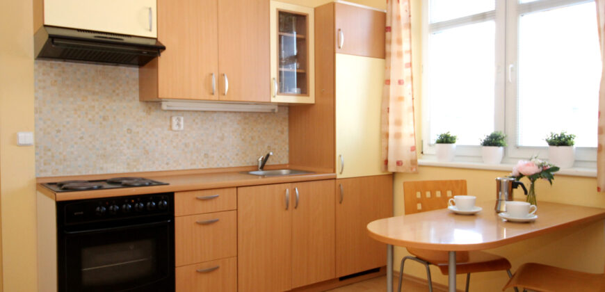 Pronájem bytu 1+kk 34m2 v pražských Kobylisích