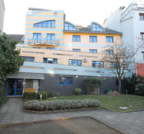 Pronájem bytu 1+kk 34m2 v pražských Kobylisích