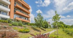 Prodej bytu 2+kk 53,2m2 se zahrádkou a garážovým stáním