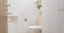 Prodej bytu 2+kk 53,2m2 se zahrádkou a garážovým stáním