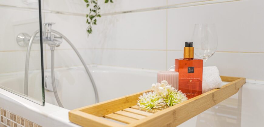 Prodej bytu 2+kk 53,2m2 se zahrádkou a garážovým stáním