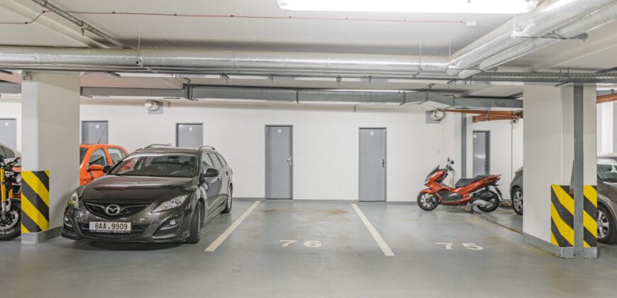 Prodej bytu 2+kk 53,2m2 se zahrádkou a garážovým stáním